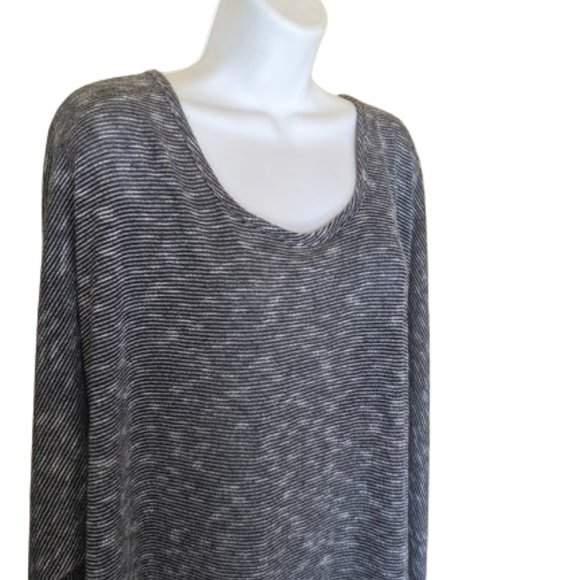 --- Long Soft Gray Scoop Neck Sweater Size 2X - Picture 2 of 4